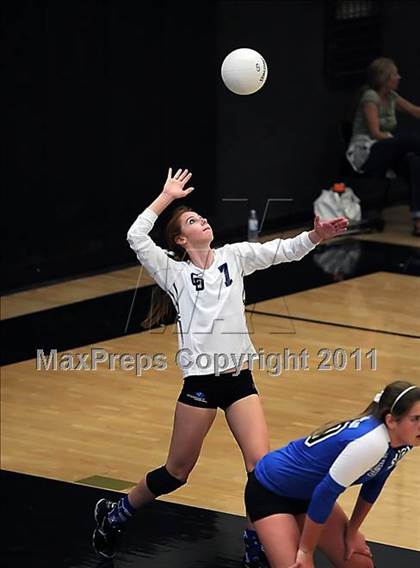Thumbnail 2 in La Jolla Country Day vs. Presentation (Archbishop Mitty Invitational Tournament) photogallery.