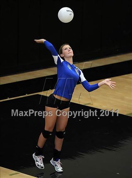Thumbnail 1 in La Jolla Country Day vs. Presentation (Archbishop Mitty Invitational Tournament) photogallery.