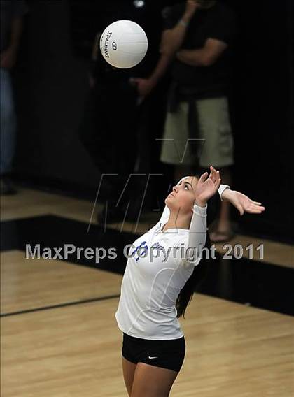 Thumbnail 3 in La Jolla Country Day vs. Presentation (Archbishop Mitty Invitational Tournament) photogallery.