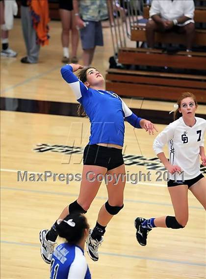 Thumbnail 3 in La Jolla Country Day vs. Presentation (Archbishop Mitty Invitational Tournament) photogallery.