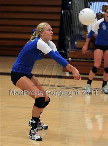 Thumbnail 2 in La Jolla Country Day vs. Presentation (Archbishop Mitty Invitational Tournament) photogallery.
