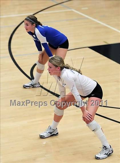 Thumbnail 3 in La Jolla Country Day vs. Presentation (Archbishop Mitty Invitational Tournament) photogallery.