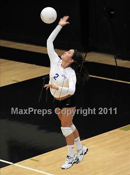 Thumbnail 2 in La Jolla Country Day vs. Presentation (Archbishop Mitty Invitational Tournament) photogallery.