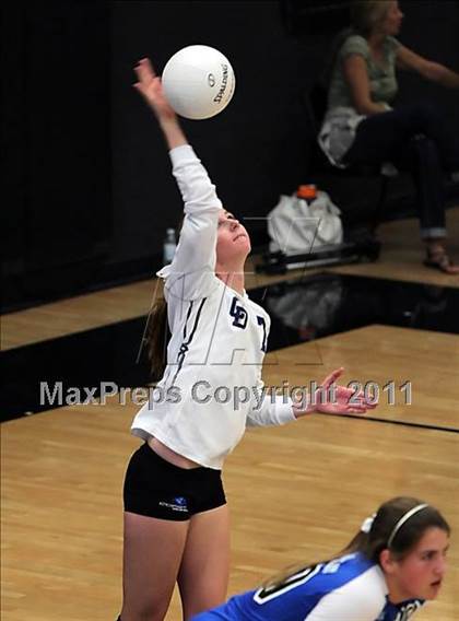 Thumbnail 3 in La Jolla Country Day vs. Presentation (Archbishop Mitty Invitational Tournament) photogallery.