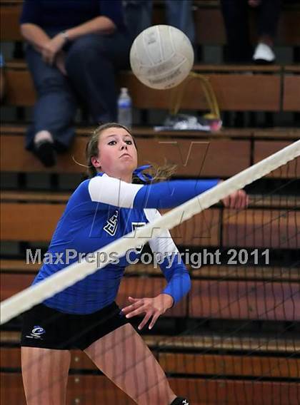 Thumbnail 1 in La Jolla Country Day vs. Presentation (Archbishop Mitty Invitational Tournament) photogallery.