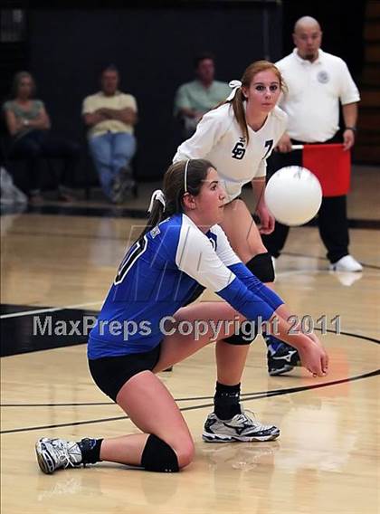 Thumbnail 1 in La Jolla Country Day vs. Presentation (Archbishop Mitty Invitational Tournament) photogallery.