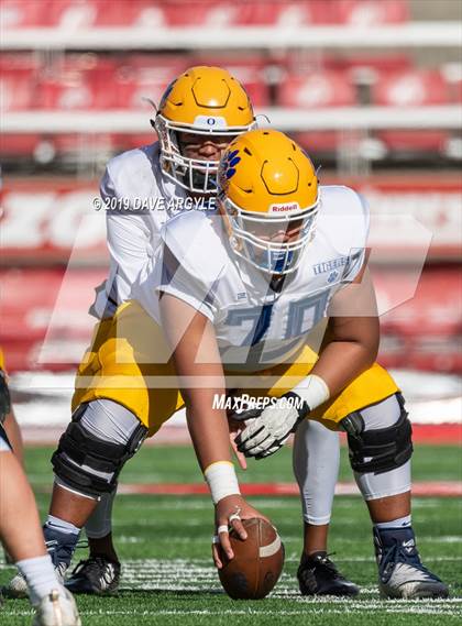 Thumbnail 3 in Salem Hills vs. Orem (UHSAA 5A Semifinal) photogallery.