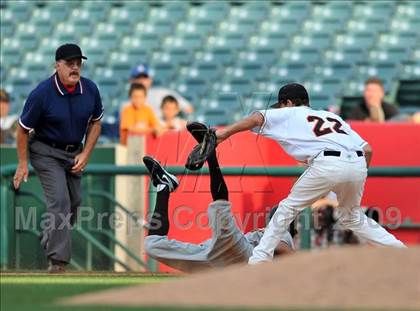 Thumbnail 2 in Huntington Beach vs. Crespi (CIF SS D2 Final) photogallery.
