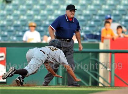 Thumbnail 3 in Huntington Beach vs. Crespi (CIF SS D2 Final) photogallery.