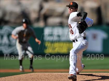 Thumbnail 3 in Huntington Beach vs. Crespi (CIF SS D2 Final) photogallery.