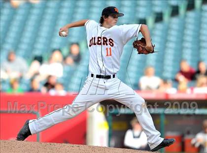 Thumbnail 2 in Huntington Beach vs. Crespi (CIF SS D2 Final) photogallery.