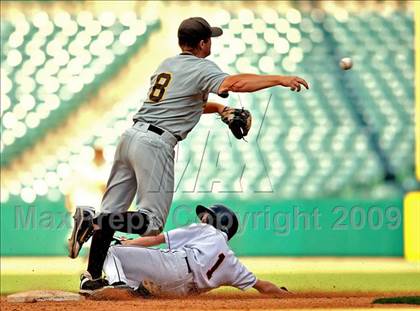 Thumbnail 3 in Huntington Beach vs. Crespi (CIF SS D2 Final) photogallery.
