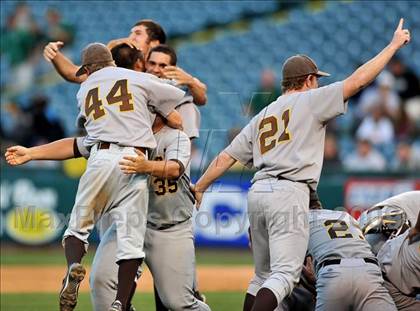 Thumbnail 1 in Huntington Beach vs. Crespi (CIF SS D2 Final) photogallery.