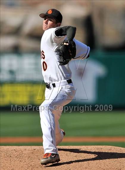 Thumbnail 3 in Huntington Beach vs. Crespi (CIF SS D2 Final) photogallery.