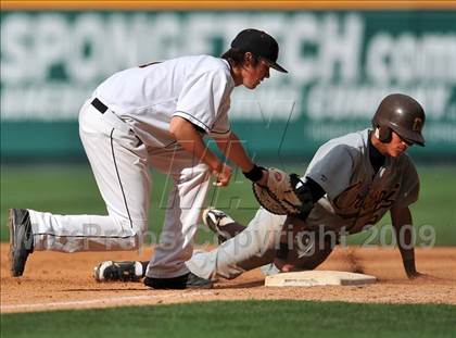 Thumbnail 2 in Huntington Beach vs. Crespi (CIF SS D2 Final) photogallery.