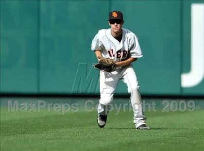Thumbnail 3 in Huntington Beach vs. Crespi (CIF SS D2 Final) photogallery.