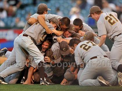 Thumbnail 2 in Huntington Beach vs. Crespi (CIF SS D2 Final) photogallery.