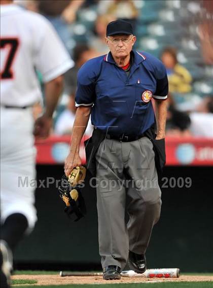 Thumbnail 1 in Huntington Beach vs. Crespi (CIF SS D2 Final) photogallery.