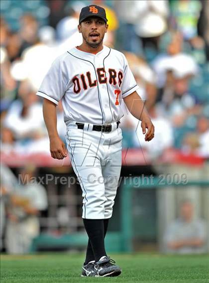 Thumbnail 3 in Huntington Beach vs. Crespi (CIF SS D2 Final) photogallery.