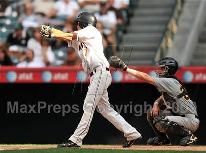 Thumbnail 3 in Huntington Beach vs. Crespi (CIF SS D2 Final) photogallery.