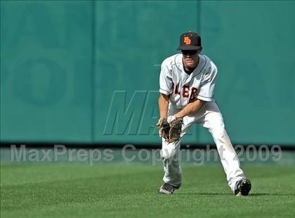 Thumbnail 2 in Huntington Beach vs. Crespi (CIF SS D2 Final) photogallery.
