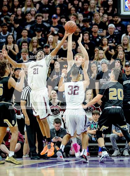 Thumbnail 2 in Bishop Montgomery vs Woodcreek (CIF State Open Final) photogallery.