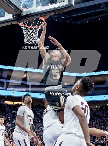 Thumbnail 3 in Bishop Montgomery vs Woodcreek (CIF State Open Final) photogallery.