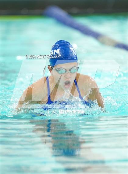 Thumbnail 1 in Warren Woods-Tower vs. Mott (Titan Relays) photogallery.