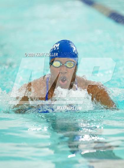 Thumbnail 3 in Warren Woods-Tower vs. Mott (Titan Relays) photogallery.