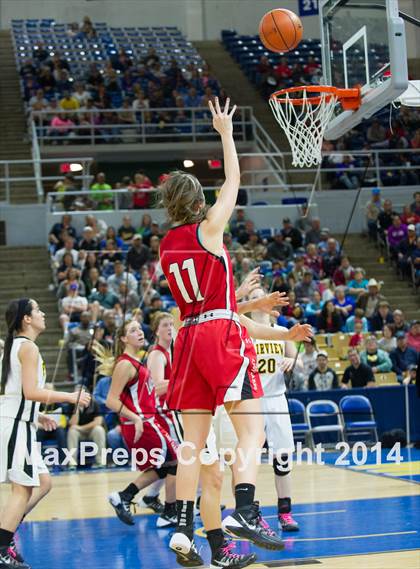 Thumbnail 3 in Fairview vs. Lacassine (LHSAA Class B Final) photogallery.