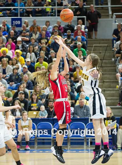 Thumbnail 3 in Fairview vs. Lacassine (LHSAA Class B Final) photogallery.