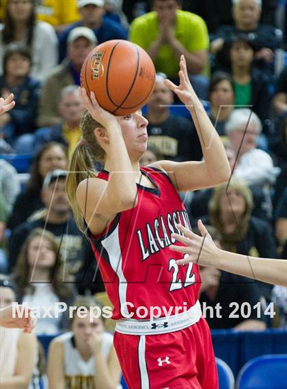 Thumbnail 2 in Fairview vs. Lacassine (LHSAA Class B Final) photogallery.