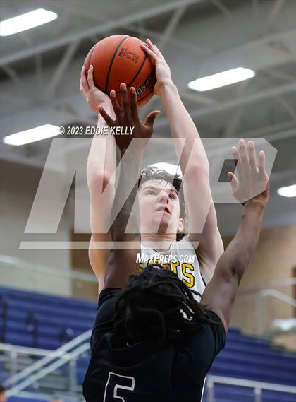 Thumbnail 2 in Highland Park vs. Clear Falls (In-N-Out Tournament) photogallery.