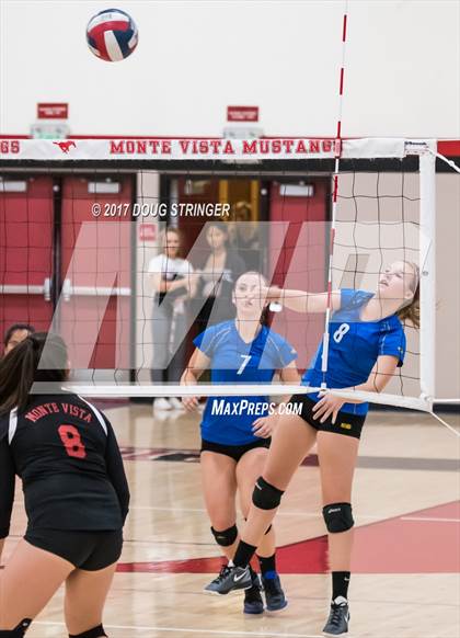 Thumbnail 1 in Foothill @ Monte Vista photogallery.