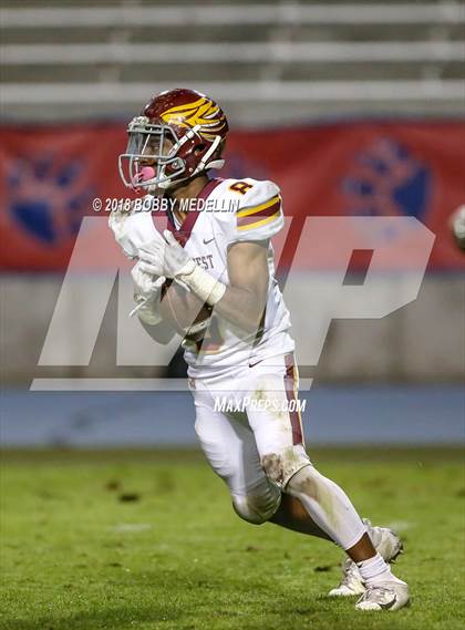 Thumbnail 1 in Clovis West vs. Buchanan photogallery.