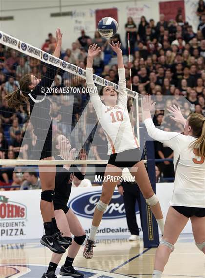 Thumbnail 1 in Saint Joseph vs. Glendora (CIF SS D3 Final) photogallery.