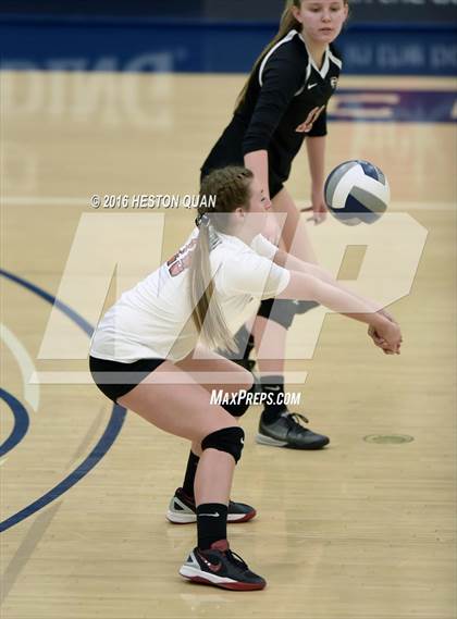 Thumbnail 1 in Saint Joseph vs. Glendora (CIF SS D3 Final) photogallery.