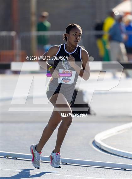 Thumbnail 2 in UF Relays (Saturday - 4 x 800 Meter Heat 1) photogallery.