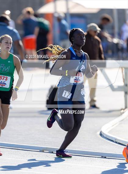 Thumbnail 2 in UF Relays (Saturday - 4 x 800 Meter Heat 1) photogallery.