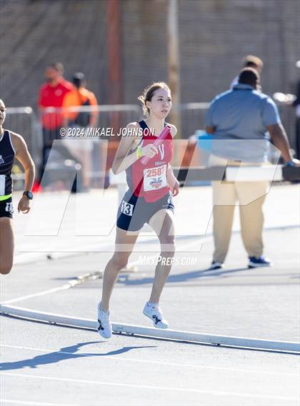 Thumbnail 2 in UF Relays (Saturday - 4 x 800 Meter Heat 1) photogallery.