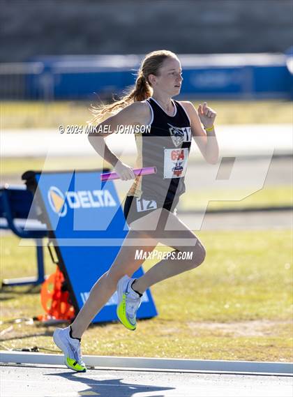 Thumbnail 2 in UF Relays (Saturday - 4 x 800 Meter Heat 1) photogallery.