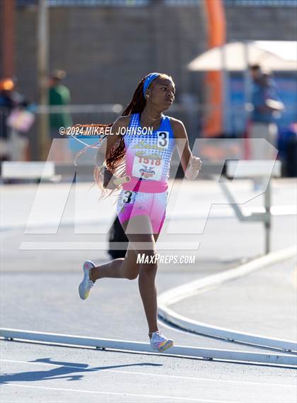 Thumbnail 1 in UF Relays (Saturday - 4 x 800 Meter Heat 1) photogallery.