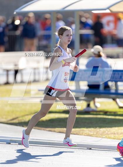 Thumbnail 1 in UF Relays (Saturday - 4 x 800 Meter Heat 1) photogallery.