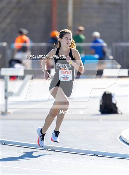 Thumbnail 2 in UF Relays (Saturday - 4 x 800 Meter Heat 1) photogallery.