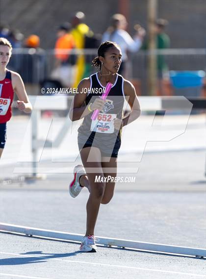 Thumbnail 3 in UF Relays (Saturday - 4 x 800 Meter Heat 1) photogallery.
