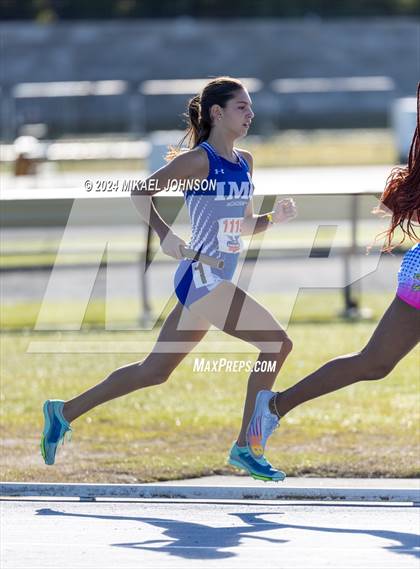 Thumbnail 1 in UF Relays (Saturday - 4 x 800 Meter Heat 1) photogallery.