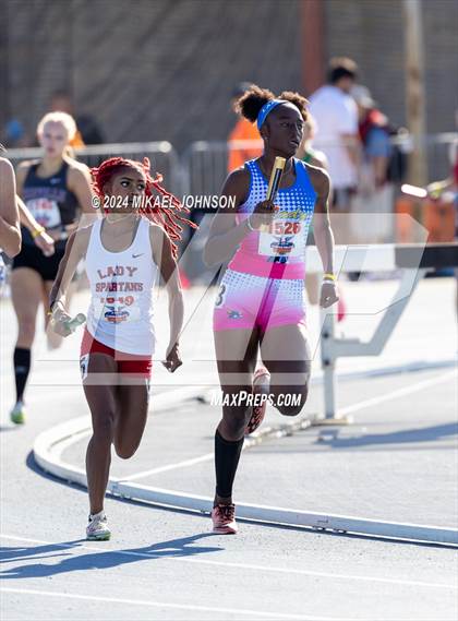 Thumbnail 3 in UF Relays (Saturday - 4 x 800 Meter Heat 1) photogallery.