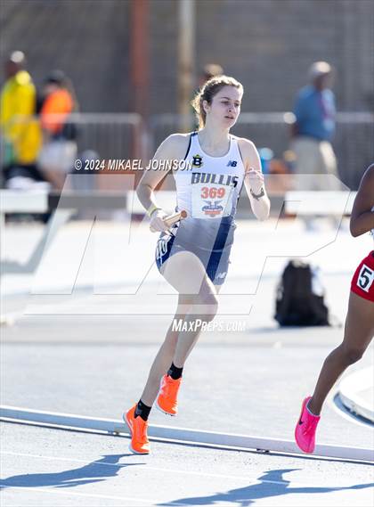 Thumbnail 1 in UF Relays (Saturday - 4 x 800 Meter Heat 1) photogallery.