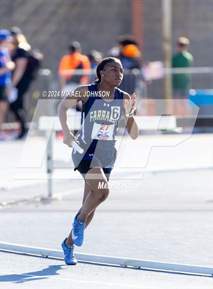 Thumbnail 1 in UF Relays (Saturday - 4 x 800 Meter Heat 1) photogallery.