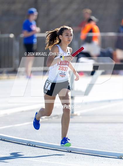 Thumbnail 2 in UF Relays (Saturday - 4 x 800 Meter Heat 1) photogallery.